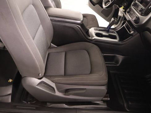 Used 2020 Chevrolet Colorado LT w/ Safety Package RWD image 12