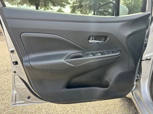 New 2025 Nissan Versa SV w/ Trunk Package FWD image 9