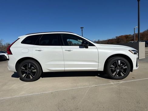 New 2026 Volvo XC60 B5 Plus w/ Protection Package Premier image 8
