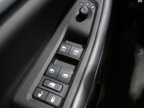 Used 2023 Jeep Grand Cherokee L Limited w/ Black Appearance Package AWD/4WD image 14