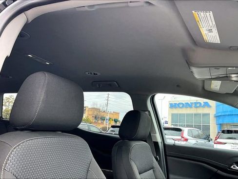 Used 2023 GMC Acadia SLE w/ Driver Convenience Package image 26