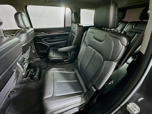 Used 2023 Jeep Grand Cherokee L Limited w/ Black Appearance Package image 28