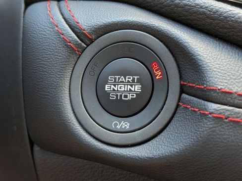 Used 2025 Dodge Durango GT RWD image 32