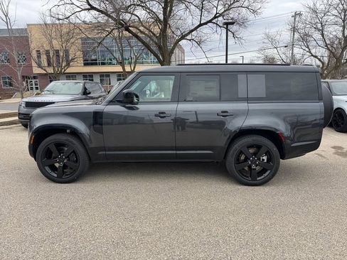 New 2026 Land Rover Defender 130 X-Dynamic SE image 2