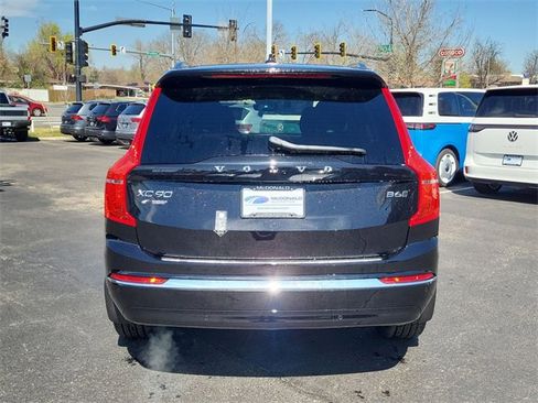 Certified 2025 Volvo XC90 B6 Ultra w/ Lounge Package image 4