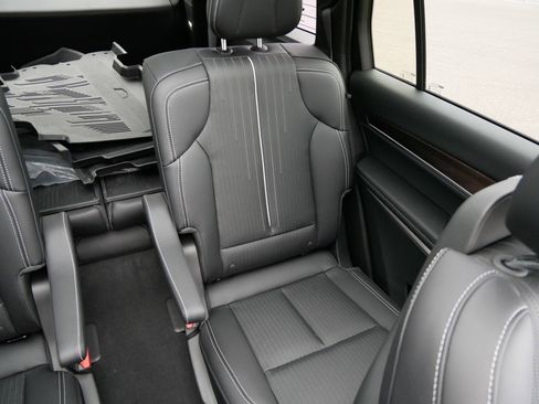 Certified 2026 Cadillac Vistiq Sport w/ LPO, Floor Liner Package AWD/4WD image 15