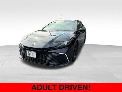 Used 2026 Toyota Camry SE w/ Convenience Package FWD image 2