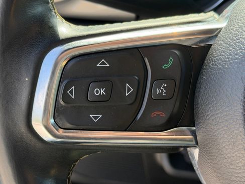 Used 2018 Jeep Wrangler Unlimited Sahara AWD/4WD image 35