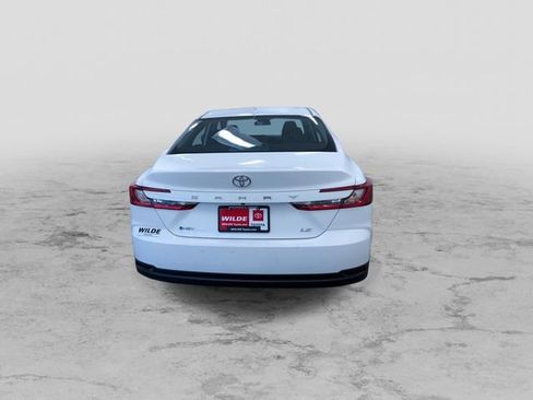 Used 2025 Toyota Camry LE image 9