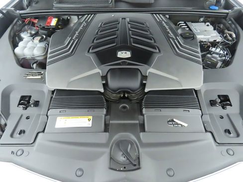 Used 2022 Lamborghini Urus image 30