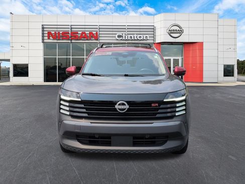 Used 2025 Nissan Kicks SR w/ Illumination Package FWD image 8