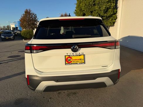 New 2026 Volkswagen Tiguan S image 5