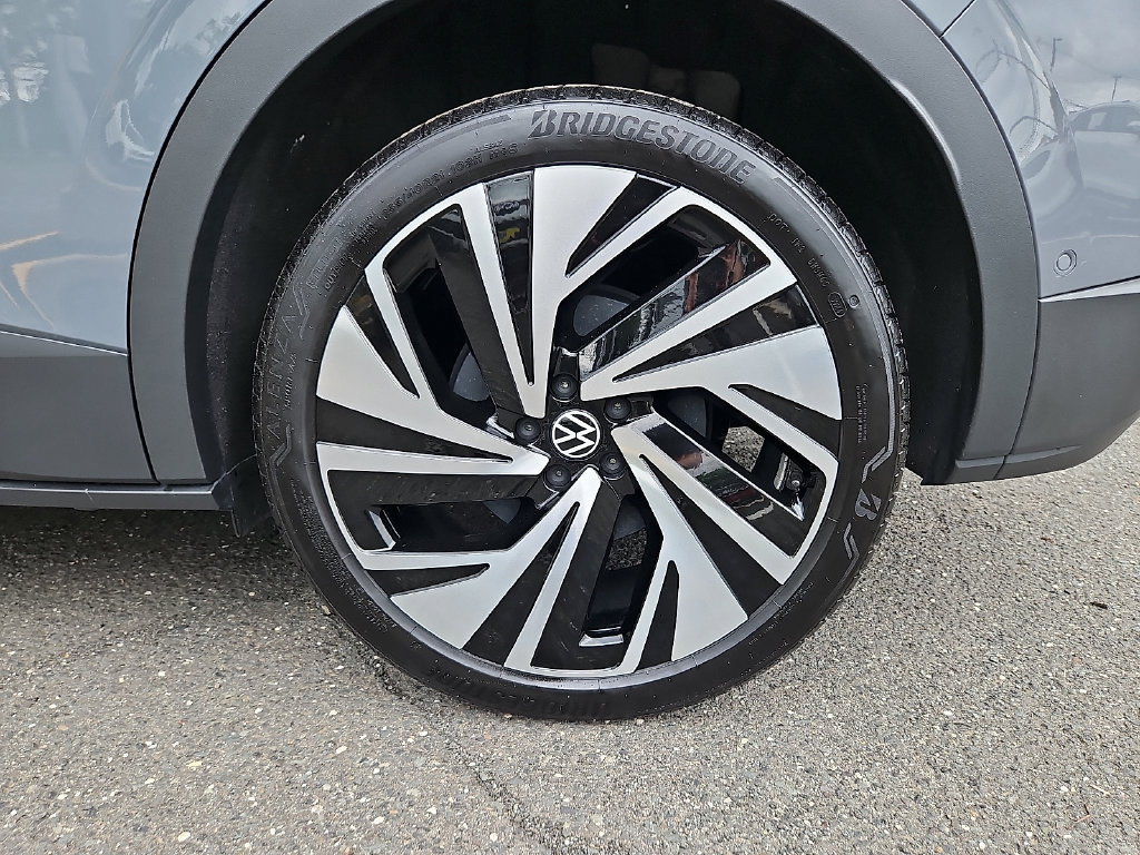 Certified 2025 Volkswagen ID.4 Pro S Plus AWD/4WD image 9