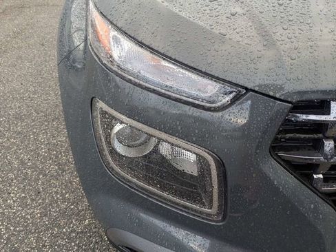 Used 2025 Hyundai Venue SEL FWD image 10
