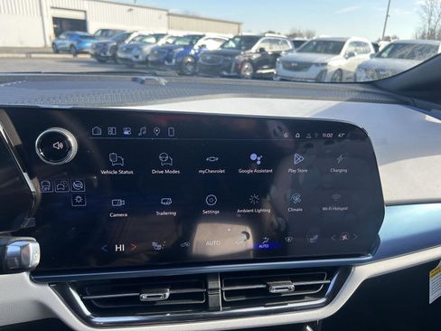 New 2026 Chevrolet Equinox EV LT FWD image 17