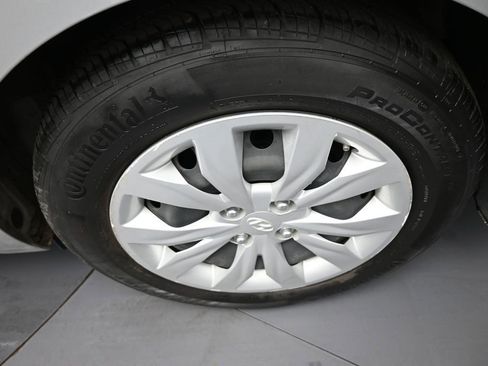 Certified 2021 Hyundai Accent SE FWD image 15