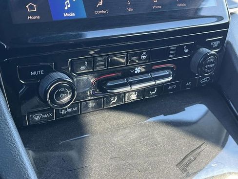 Used 2023 Jeep Grand Cherokee L Limited image 33