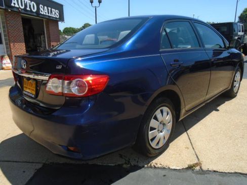 Used 2011 Toyota Corolla LE FWD image 3