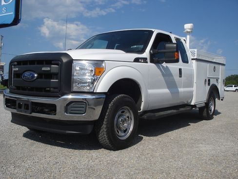 Used 2016 Ford F250 XL w/ Power Equipment Group image 4