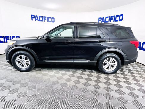 Certified 2022 Ford Explorer XLT w/ Equipment Group 202A AWD/4WD image 4