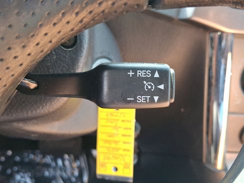Used 2005 Pontiac Vibe AWD w/ Power Group Value Package image 22
