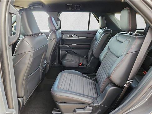 New 2026 Ford Explorer ST-Line w/ ST-Line Street Pack image 16