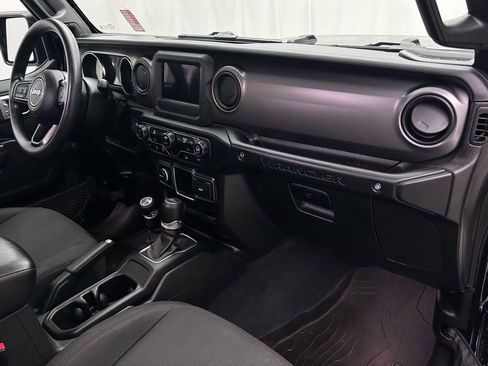 Used 2022 Jeep Wrangler Unlimited Sport image 18
