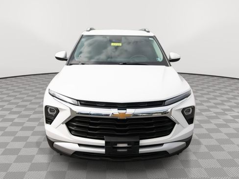 Used 2025 Chevrolet TrailBlazer LT AWD/4WD image 2