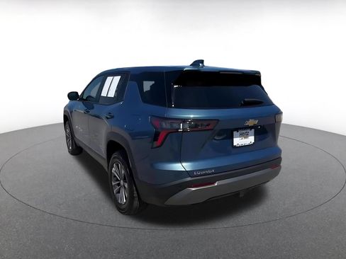 Used 2025 Chevrolet Equinox LT FWD image 11