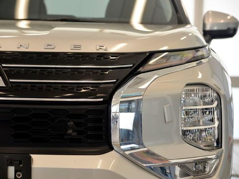 Used 2022 Mitsubishi Outlander SE AWD/4WD image 12