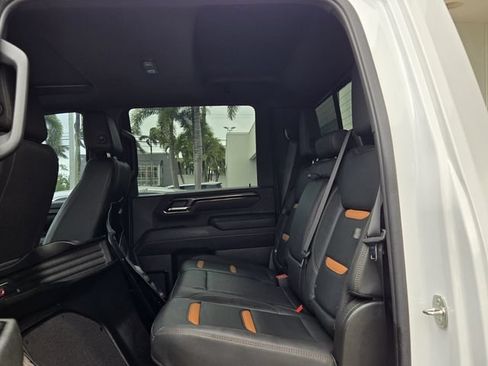 Used 2024 GMC Sierra 2500 AT4 w/ AT4 Premium Plus Package AWD/4WD image 17