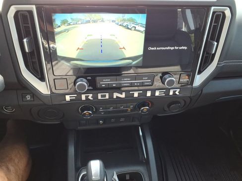 Used 2025 Nissan Frontier SV RWD image 16