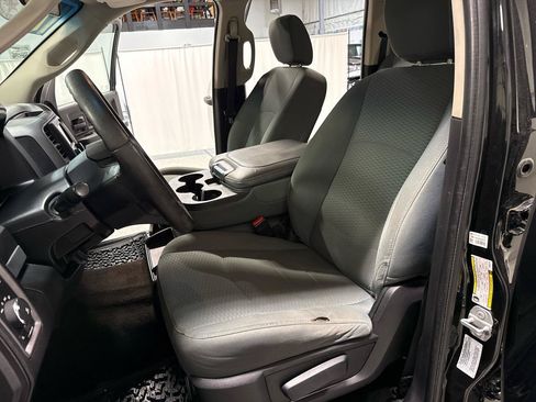 Used 2017 RAM 1500 Express w/ Black Ram 1500 Express Group AWD/4WD image 9