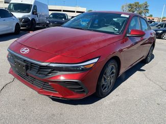 Used 2024 Hyundai Elantra SEL video 1