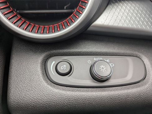 New 2026 Chevrolet Trax RS w/ Sunroof Package image 28