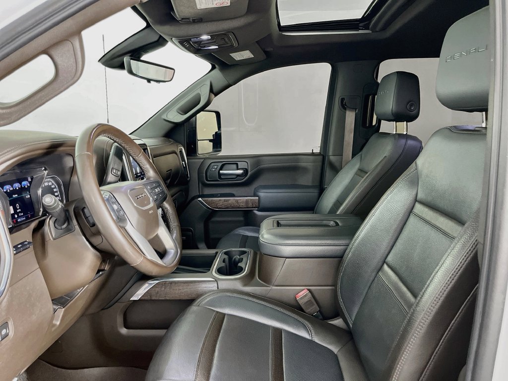 Used 2020 GMC Sierra 3500 Denali w/ Denali Ultimate Package AWD/4WD image 30