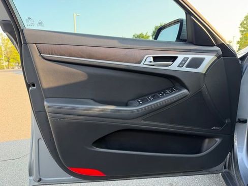 Used 2015 Hyundai Genesis 5.0 RWD image 14