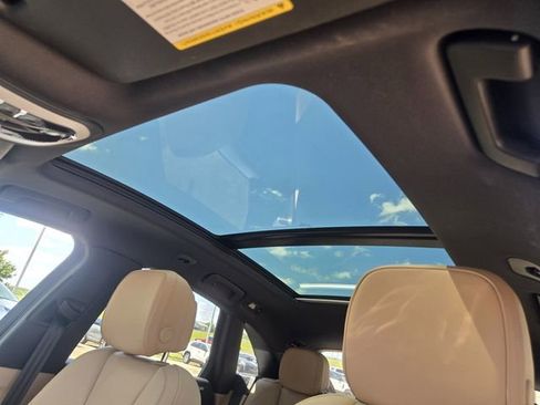 Used 2025 Porsche Macan Turbo image 5