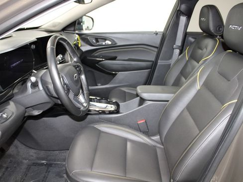 Used 2024 Chevrolet Trax ACTIV w/ Sunroof Package FWD image 19