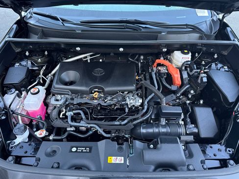 Certified 2024 Toyota RAV4 SE AWD/4WD image 6