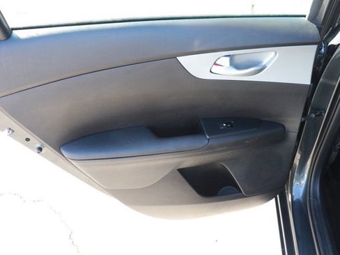 Used 2023 Kia Forte LXS image 12