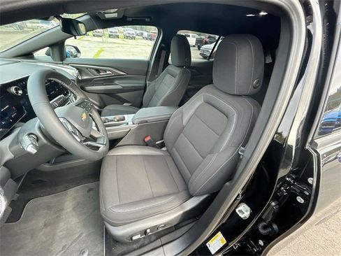 New 2026 Chevrolet Equinox EV LT image 18