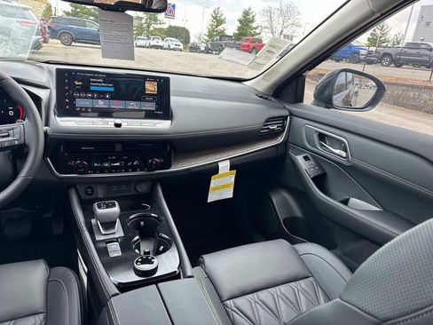 New 2026 Nissan Rogue Platinum w/ Platinum Premium Package image 19