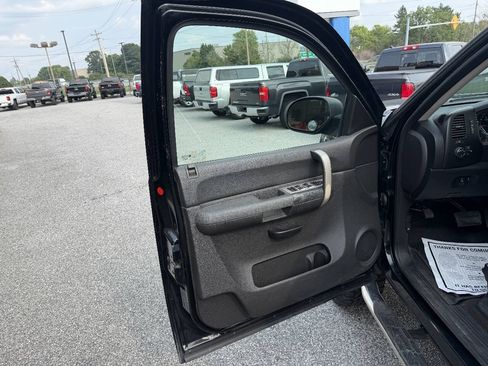 Used 2009 GMC Sierra 2500 SLE w/ Convenience Package AWD/4WD image 11