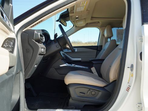 Used 2022 Ford Explorer Limited w/ Equipment Group 301A image 22