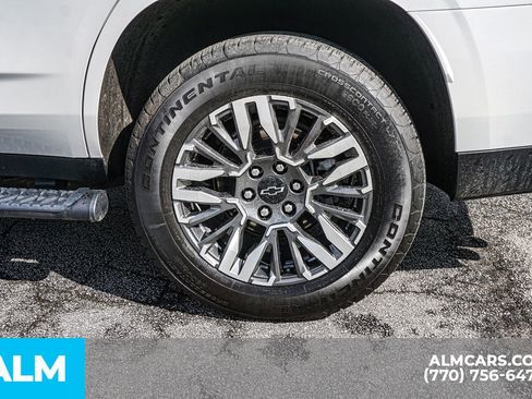 Used 2025 Chevrolet Tahoe Z71 w/ Comfort Package AWD/4WD image 16