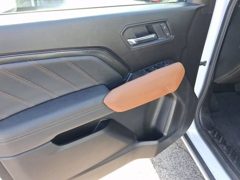 Used 2025 GMC Canyon AT4 AWD/4WD image 13