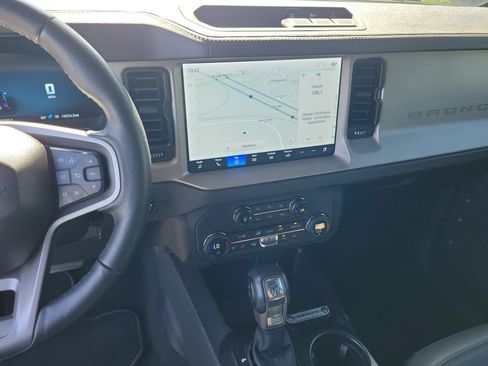 Certified 2025 Ford Bronco Outer Banks AWD/4WD image 21