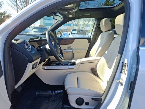 Certified 2022 Mercedes-Benz GLB 250 4MATIC image 13