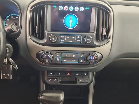 Used 2018 Chevrolet Colorado Z71 AWD/4WD image 16